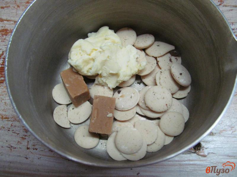 Фото приготовление рецепта: Плитка шоколада с начинкой шаг №1