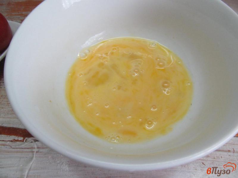 Фото приготовление рецепта: Салат из фунчозы с яичными блинами шаг №5