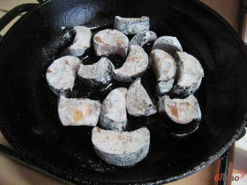 Фото приготовление рецепта: Баклажаны со свежими грибами шаг №3