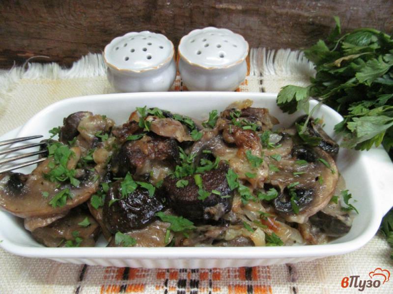 Фото приготовление рецепта: Баклажаны со свежими грибами шаг №9
