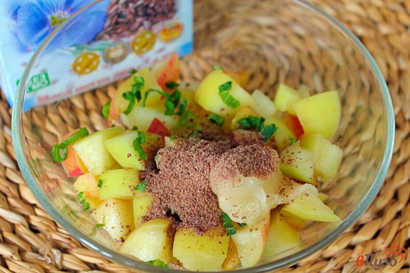 Фото приготовление рецепта: Фруктовый салат из дыни и персика с семенами льна шаг №4