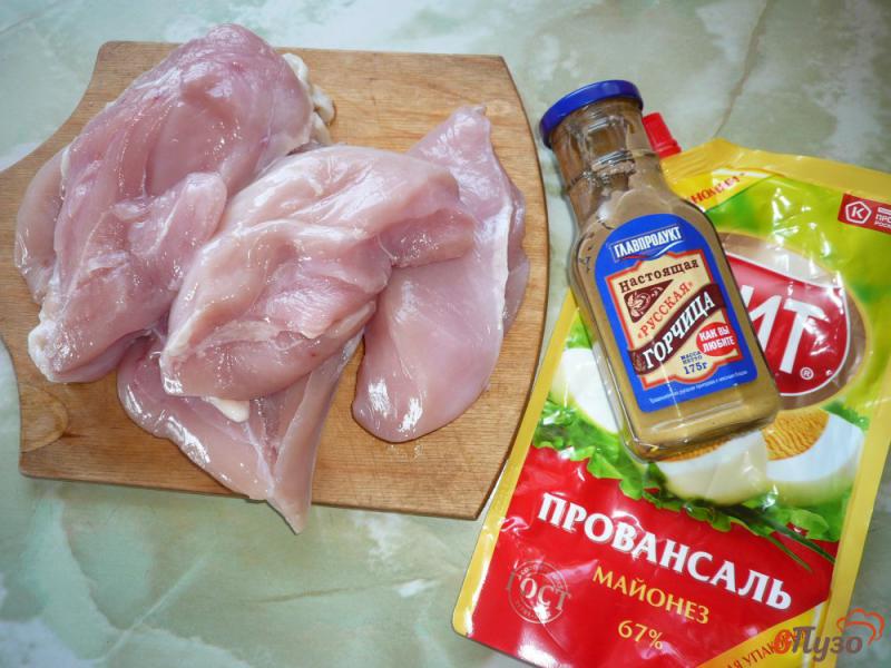 Фото приготовление рецепта: Сочная куриная грудка в хрустящей панировке шаг №1