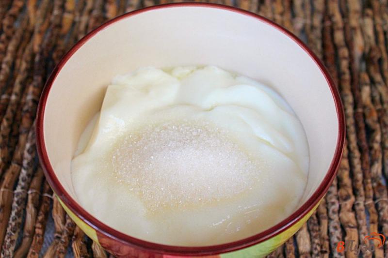 Фото приготовление рецепта: Коктейль из домашнего йогурта с дыней и абрикосом шаг №2