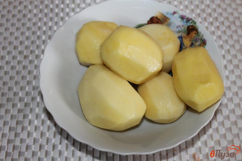 Фото приготовление рецепта: Зеленое картофельное пюре шаг №1