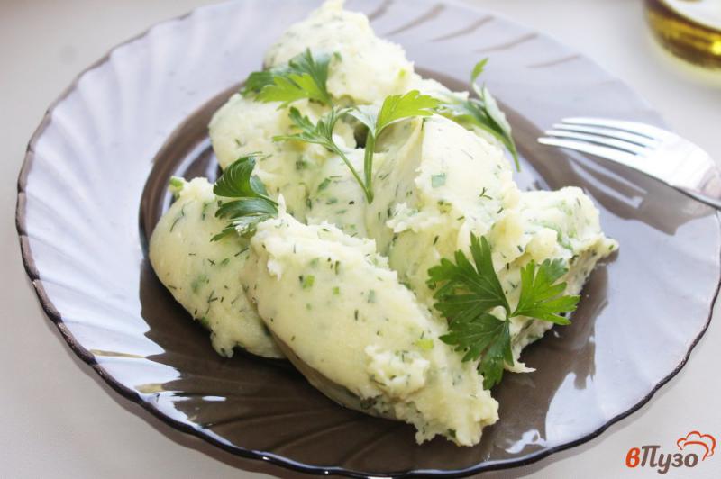 Фото приготовление рецепта: Зеленое картофельное пюре шаг №6