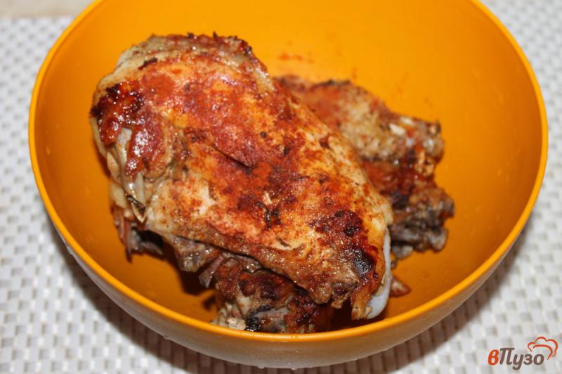 Фото приготовление рецепта: Жареная курица в паприке шаг №4