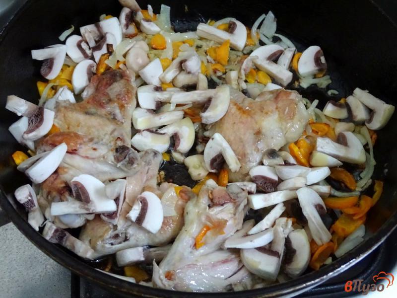 Фото приготовление рецепта: Овощное рагу с куриными крылышками шаг №5