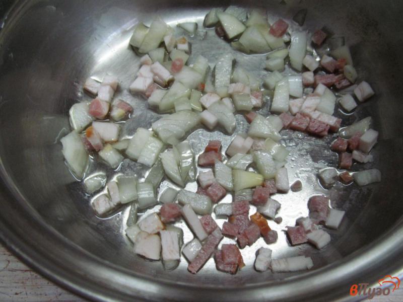 Фото приготовление рецепта: Фасолевый суп с кабачком на беконе шаг №1