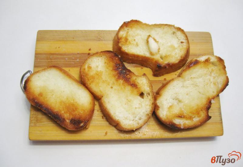 Фото приготовление рецепта: Горячие бутерброды с сосиской шаг №2