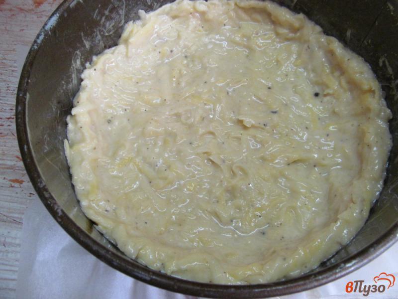 Фото приготовление рецепта: Открытый пирог из куриного фарша с картофелем шаг №6
