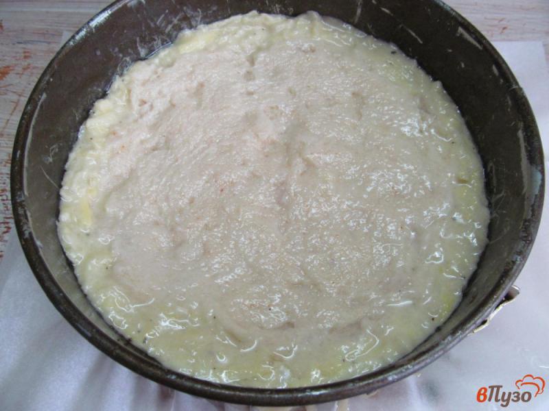 Фото приготовление рецепта: Открытый пирог из куриного фарша с картофелем шаг №7