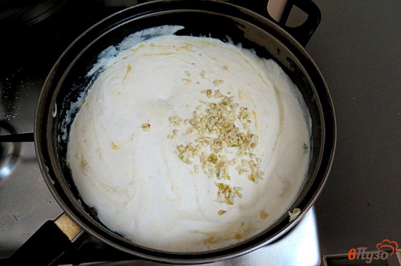 Фото приготовление рецепта: Капуста со шпинатом в соусе шаг №11