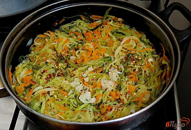 Фото приготовление рецепта: Овощные спагетти шаг №7
