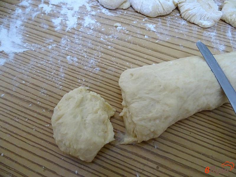 Фото приготовление рецепта: Пирожки с мясом и луком шаг №8