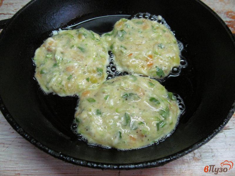 Фото приготовление рецепта: Мясные котлеты с овощными оладьями шаг №6