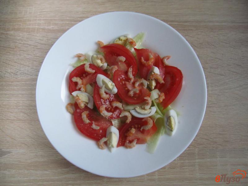 Фото приготовление рецепта: Салат с креветками и овощами шаг №4