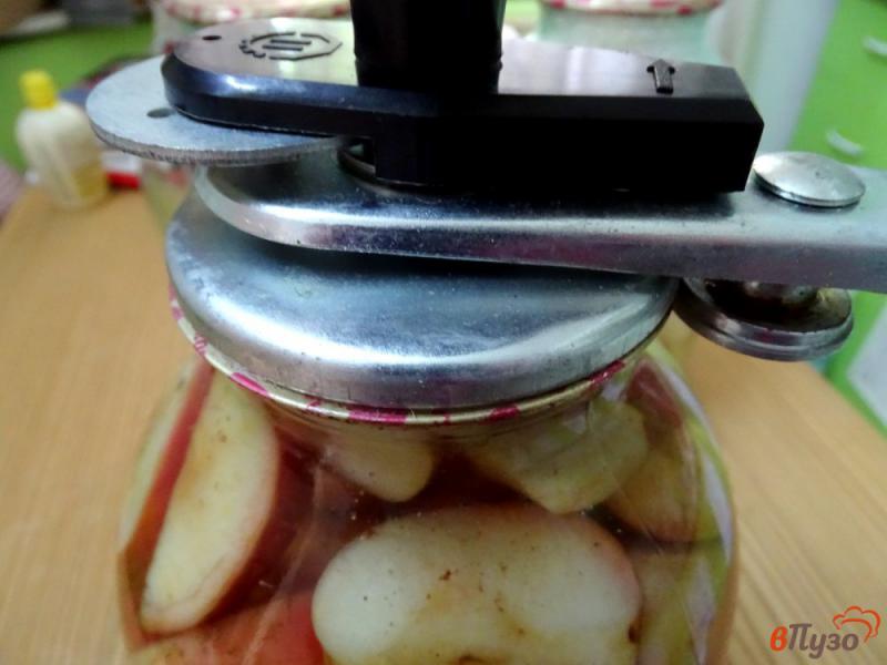 Фото приготовление рецепта: Компот из яблок на зиму без стерилизации шаг №6