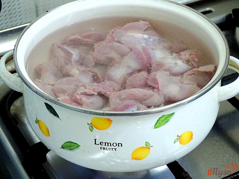 Фото приготовление рецепта: Куриные желудки с помидорами шаг №3