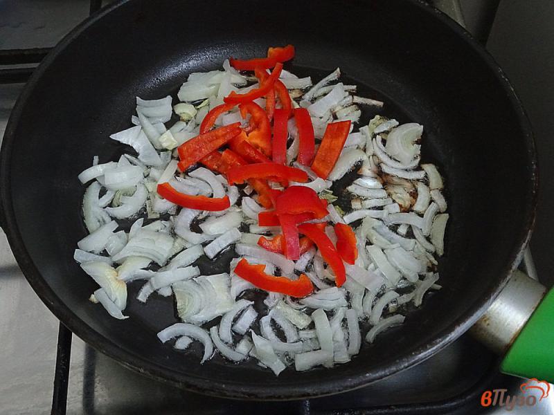 Фото приготовление рецепта: Куриные желудки с помидорами шаг №6