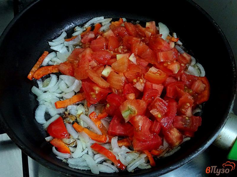 Фото приготовление рецепта: Куриные желудки с помидорами шаг №7