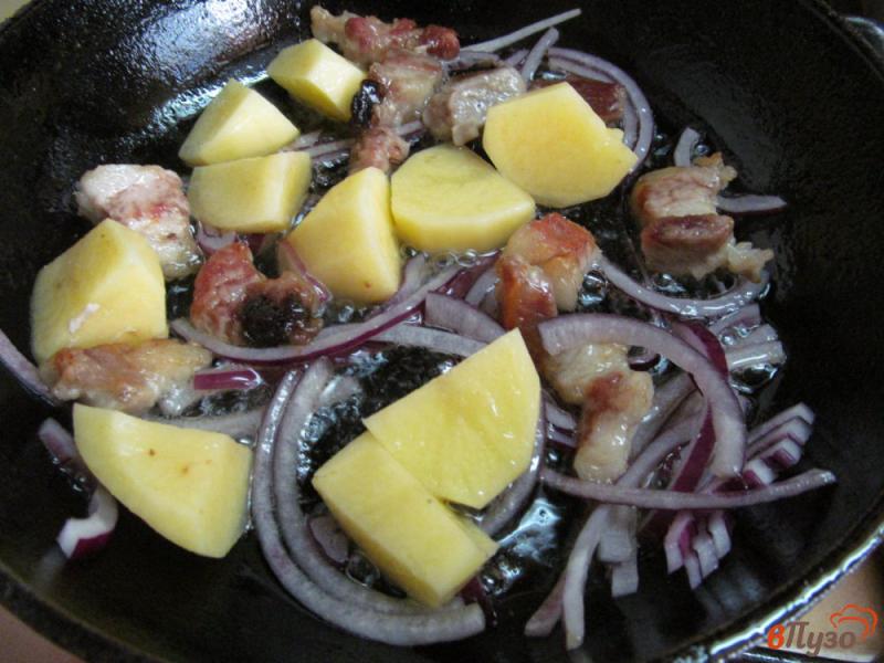 Фото приготовление рецепта: Жареные овощи на свиной пашине шаг №3