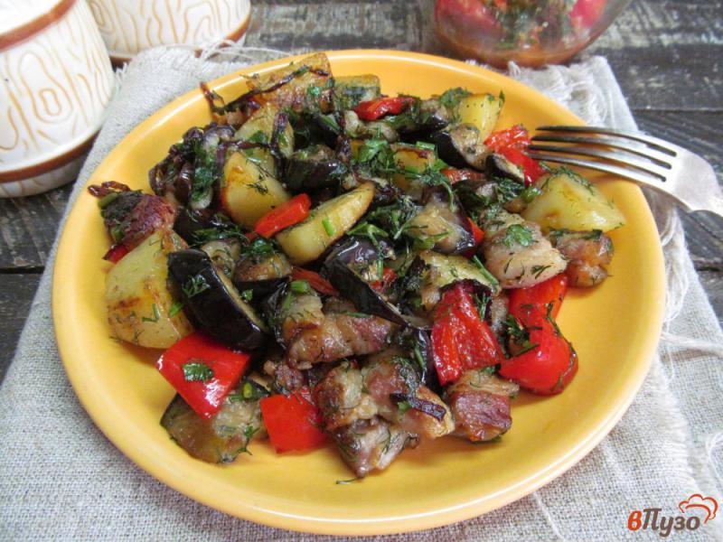 Фото приготовление рецепта: Жареные овощи на свиной пашине шаг №7