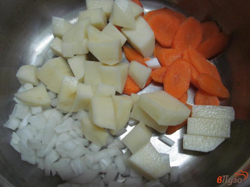 Фото приготовление рецепта: Овощной суп с рыбными клецками шаг №1