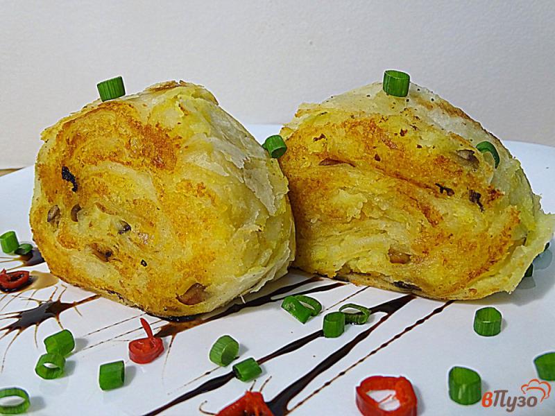 Фото приготовление рецепта: Рулет из лаваша с картофелем и грибами шаг №12
