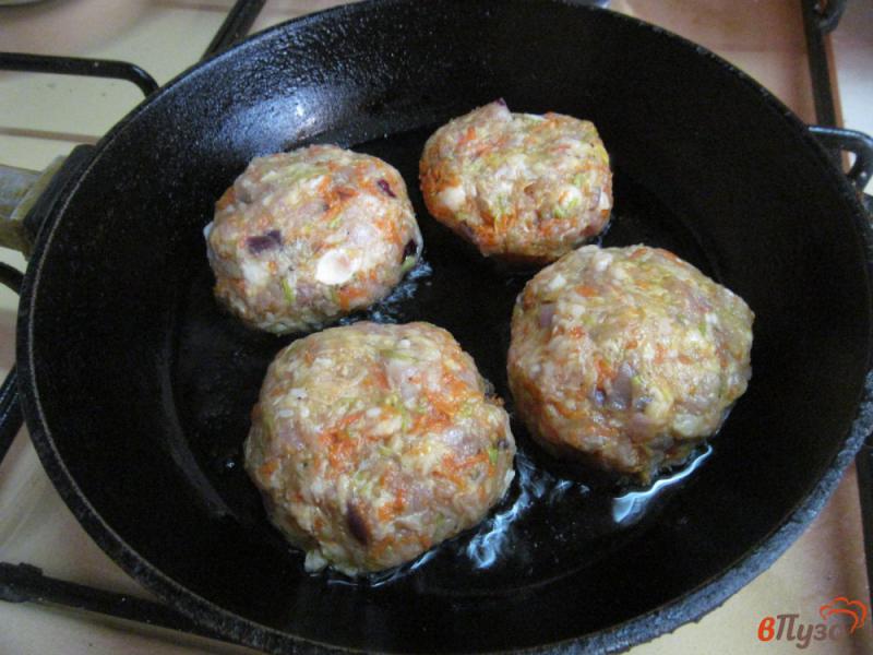 Фото приготовление рецепта: Котлеты из говядины и овощей шаг №6