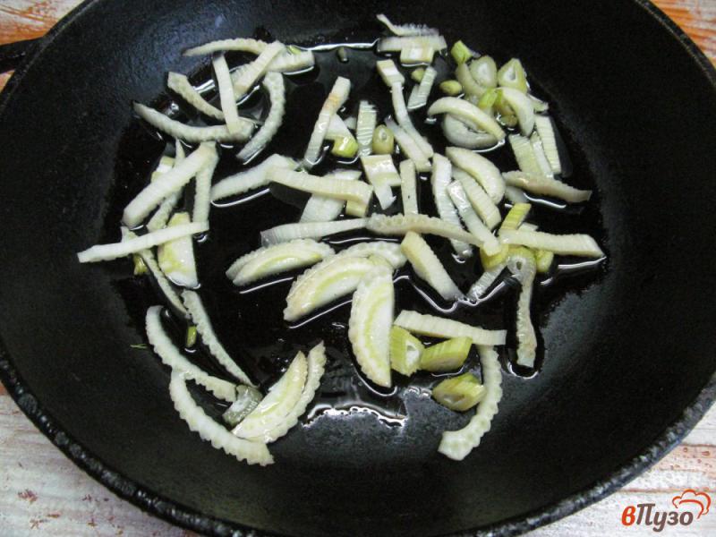 Фото приготовление рецепта: Паста с креветками и фенхелем шаг №2
