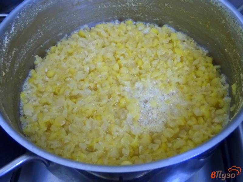 Фото приготовление рецепта: Гороховый суп пюре с копчёными рёбрами (без картофеля) шаг №4