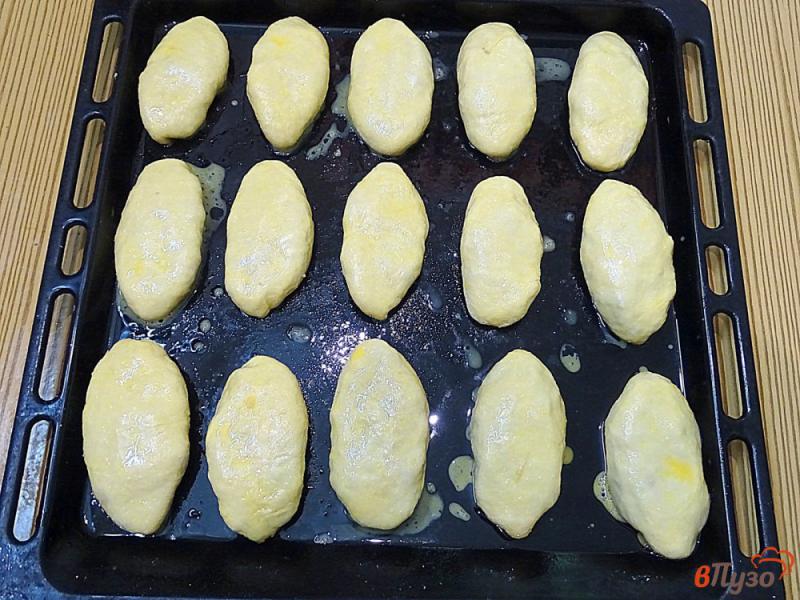 Фото приготовление рецепта: Пирожки с куриными желудками и картофелем шаг №18