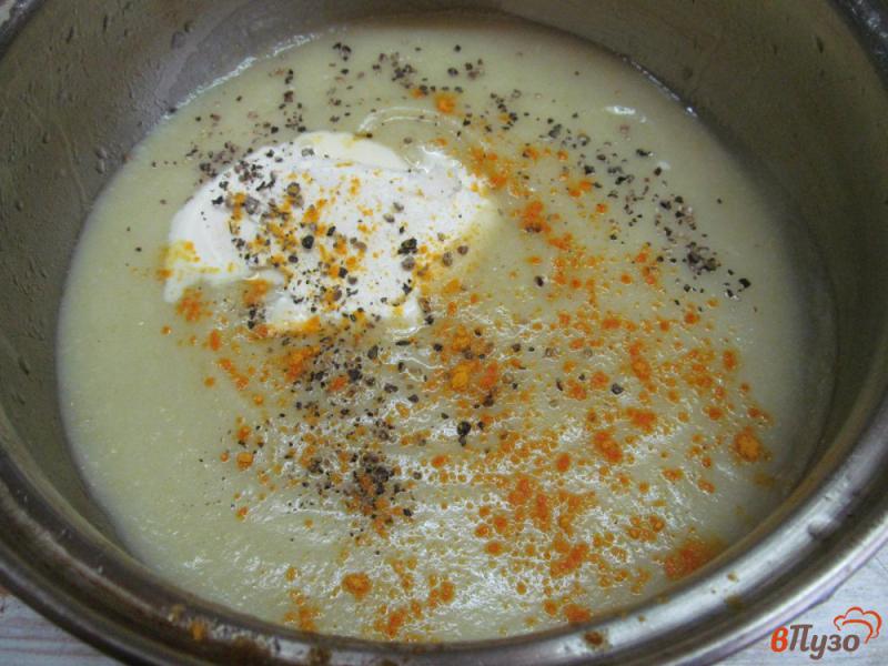 Фото приготовление рецепта: Крем-суп из капусты романеско и картофеля с кукурузой и беконом шаг №5