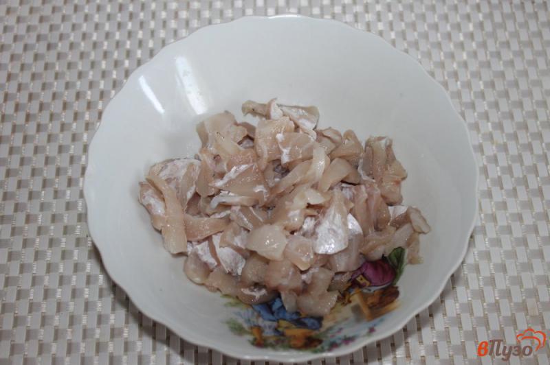 Фото приготовление рецепта: Спагетти в японском стиле с рыбой и соевым соусом шаг №2