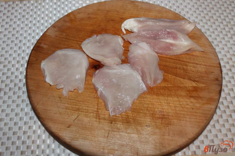 Фото приготовление рецепта: Отбивные из куриного филе с сыром и помидорами шаг №1