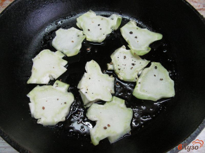 Фото приготовление рецепта: Яйцо с капустой романеско на завтрак шаг №2