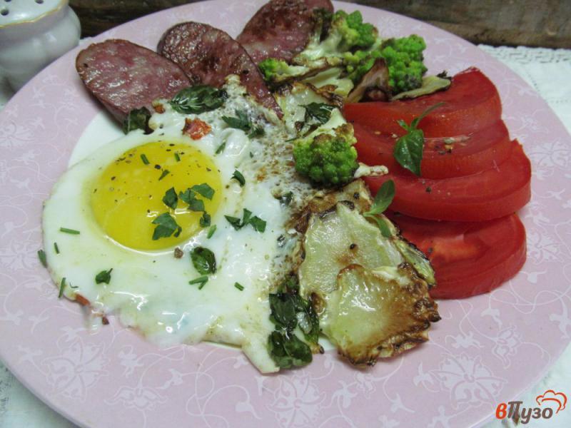 Фото приготовление рецепта: Яйцо с капустой романеско на завтрак шаг №5