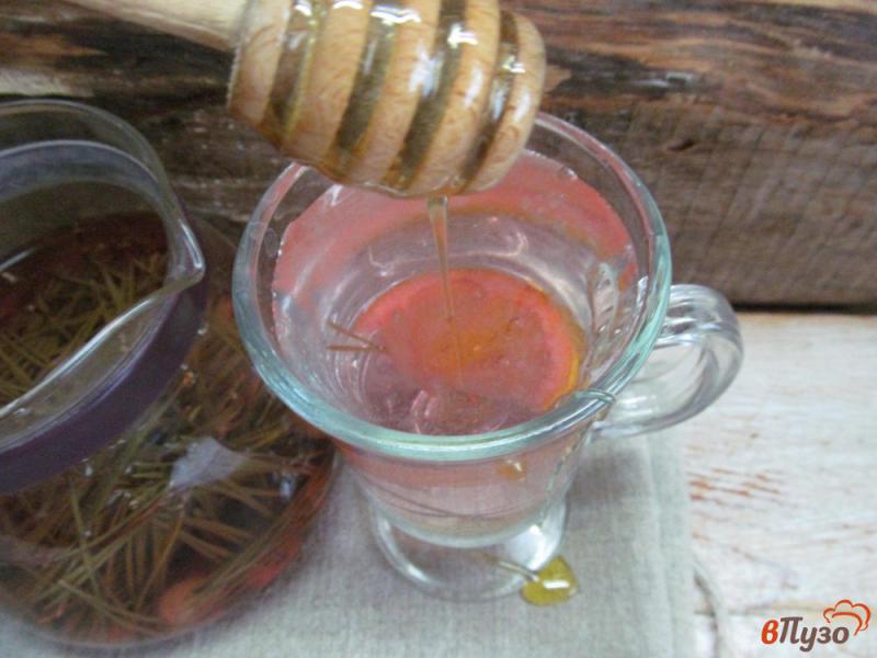 Фото приготовление рецепта: Хвойный чай с малиной шаг №4