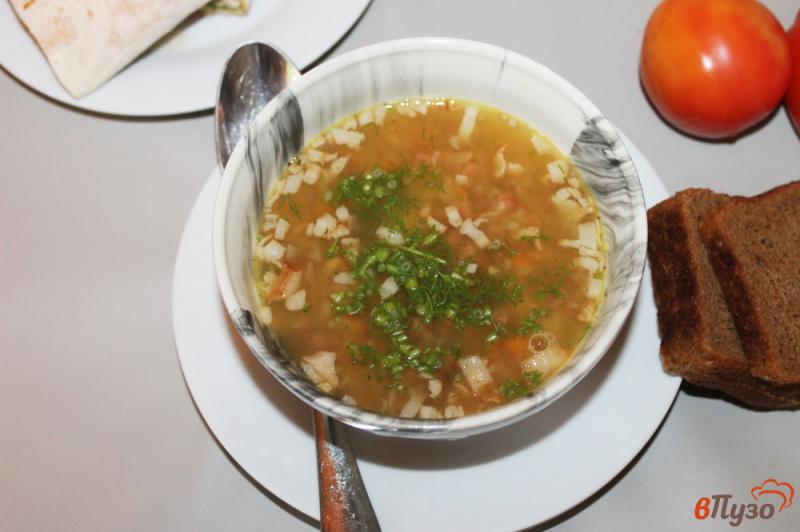 Фото приготовление рецепта: Гороховый суп на беконе с копченой колбасой шаг №9