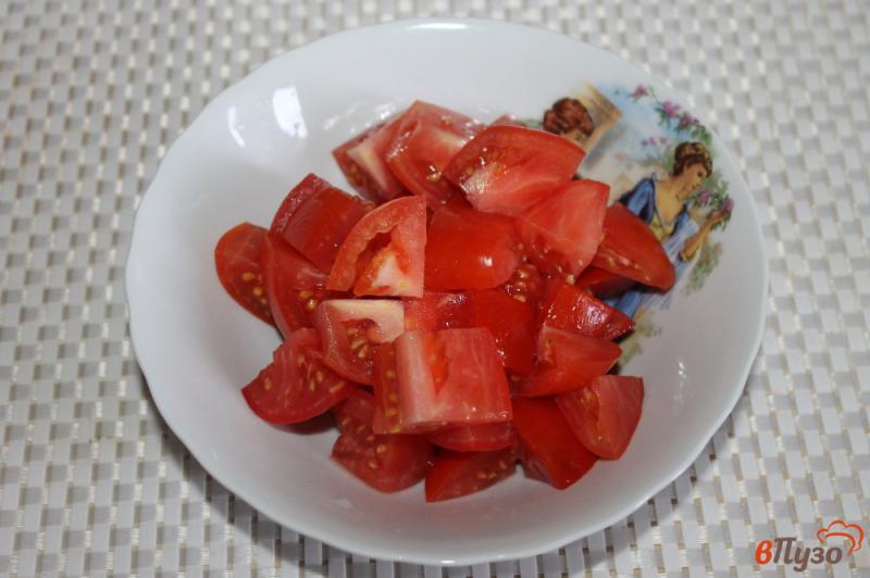 Фото приготовление рецепта: Салат из помидоров с сыром и сметаной шаг №1