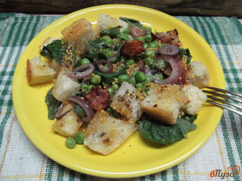 Фото приготовление рецепта: Теплый салат с горошком шаг №8