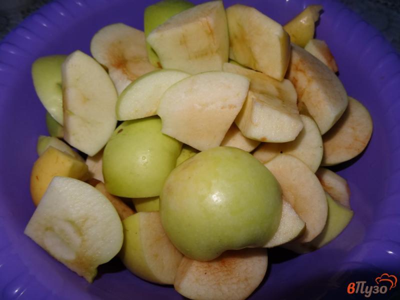 Фото приготовление рецепта: Варенье из яблок с рябиной шаг №4