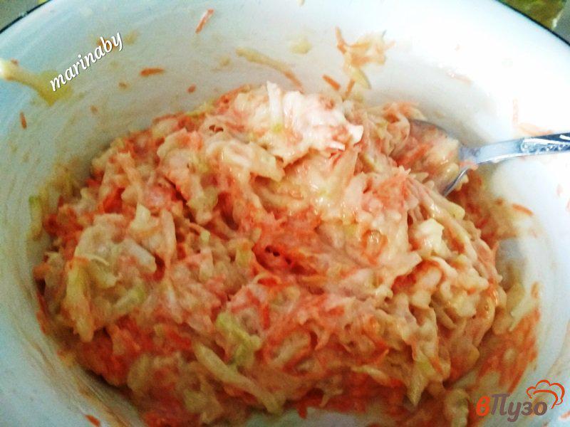 Фото приготовление рецепта: Кабачково-морковные оладьи шаг №3