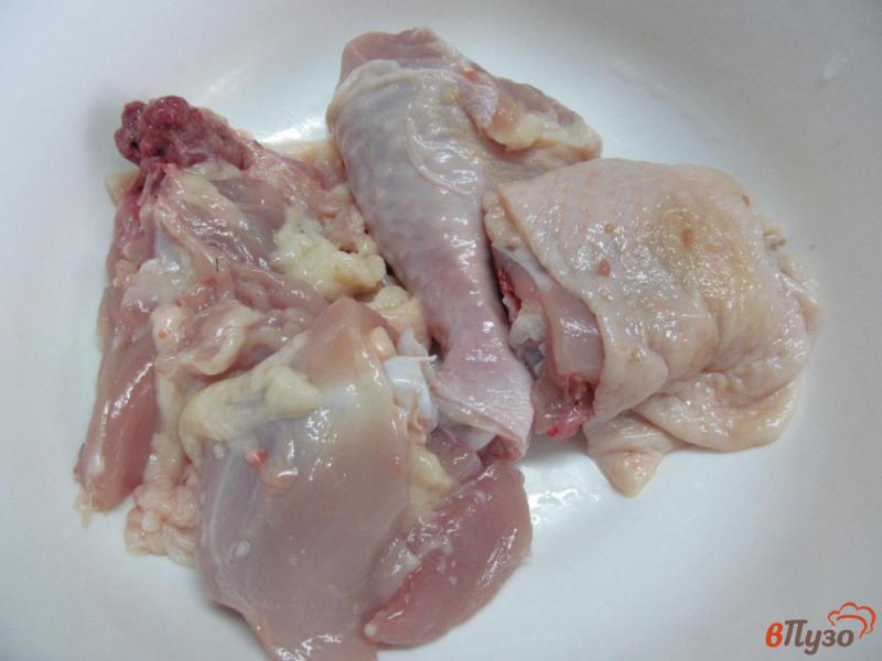 Фото приготовление рецепта: Запеченная курица с кукурузой и помидором шаг №1