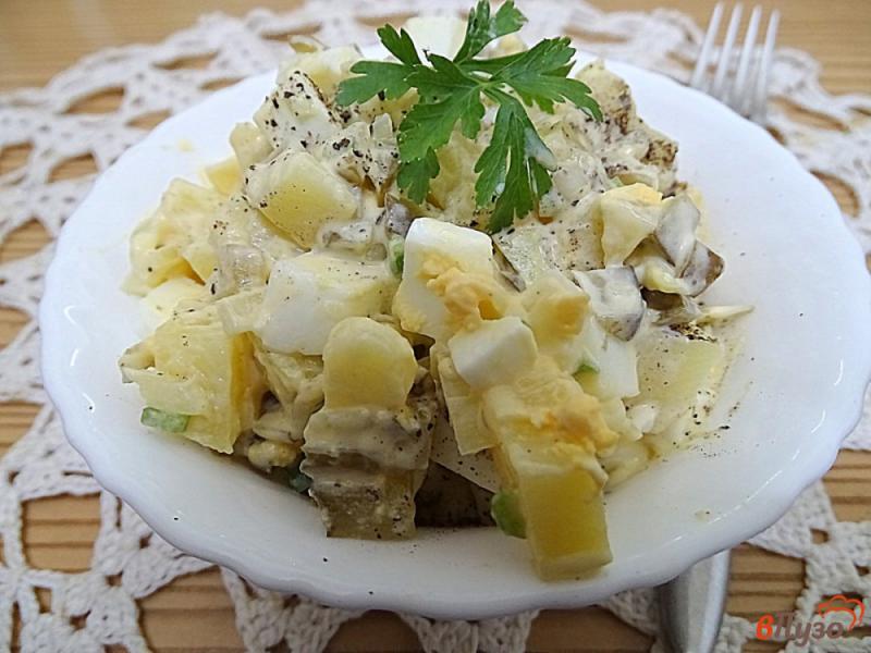 Фото приготовление рецепта: Картофельный салат с сельдереем шаг №7