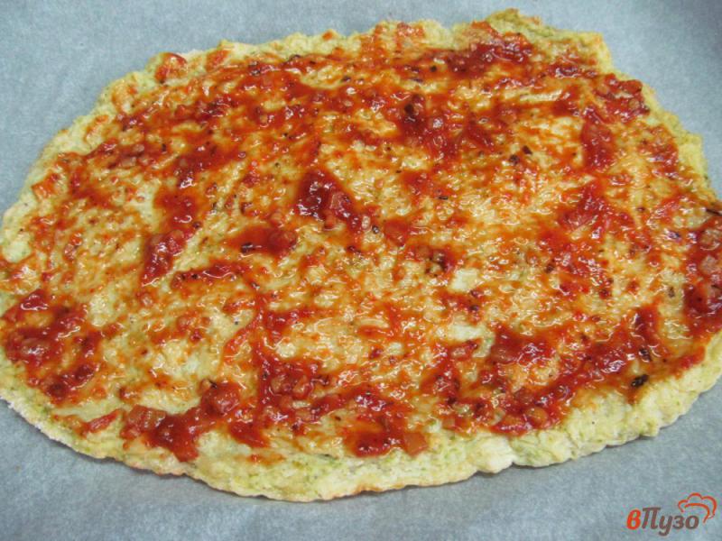 Фото приготовление рецепта: Пицца из цветной капусты шаг №10