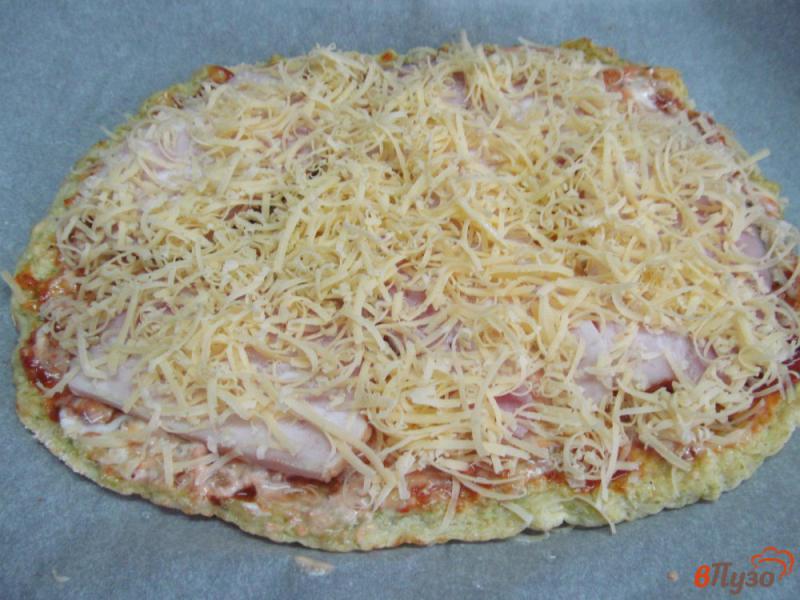 Фото приготовление рецепта: Пицца из цветной капусты шаг №13