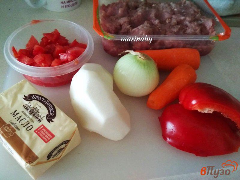 Фото приготовление рецепта: Суп с фрикадельками и овощами шаг №1