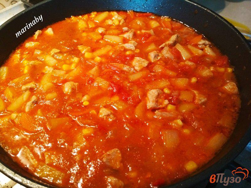 Фото приготовление рецепта: Свинина в кисло-сладком соусе из ананаса и овощей шаг №9