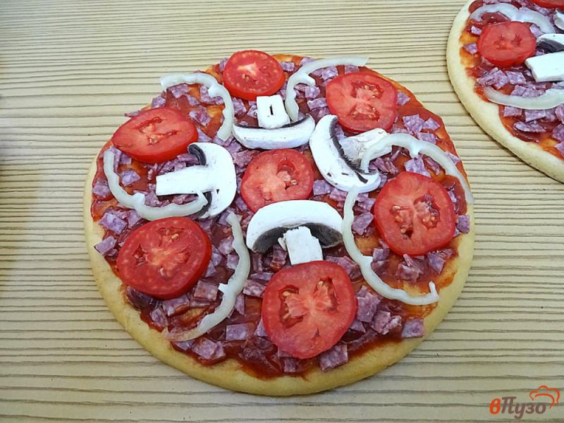 Фото приготовление рецепта: Пицца с баклажанами на готовой основе шаг №9